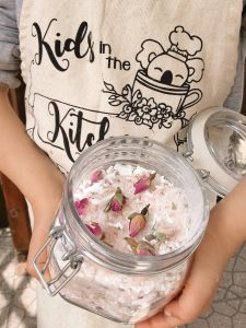 Sels de bain DIY Les enfants dans la cuisine