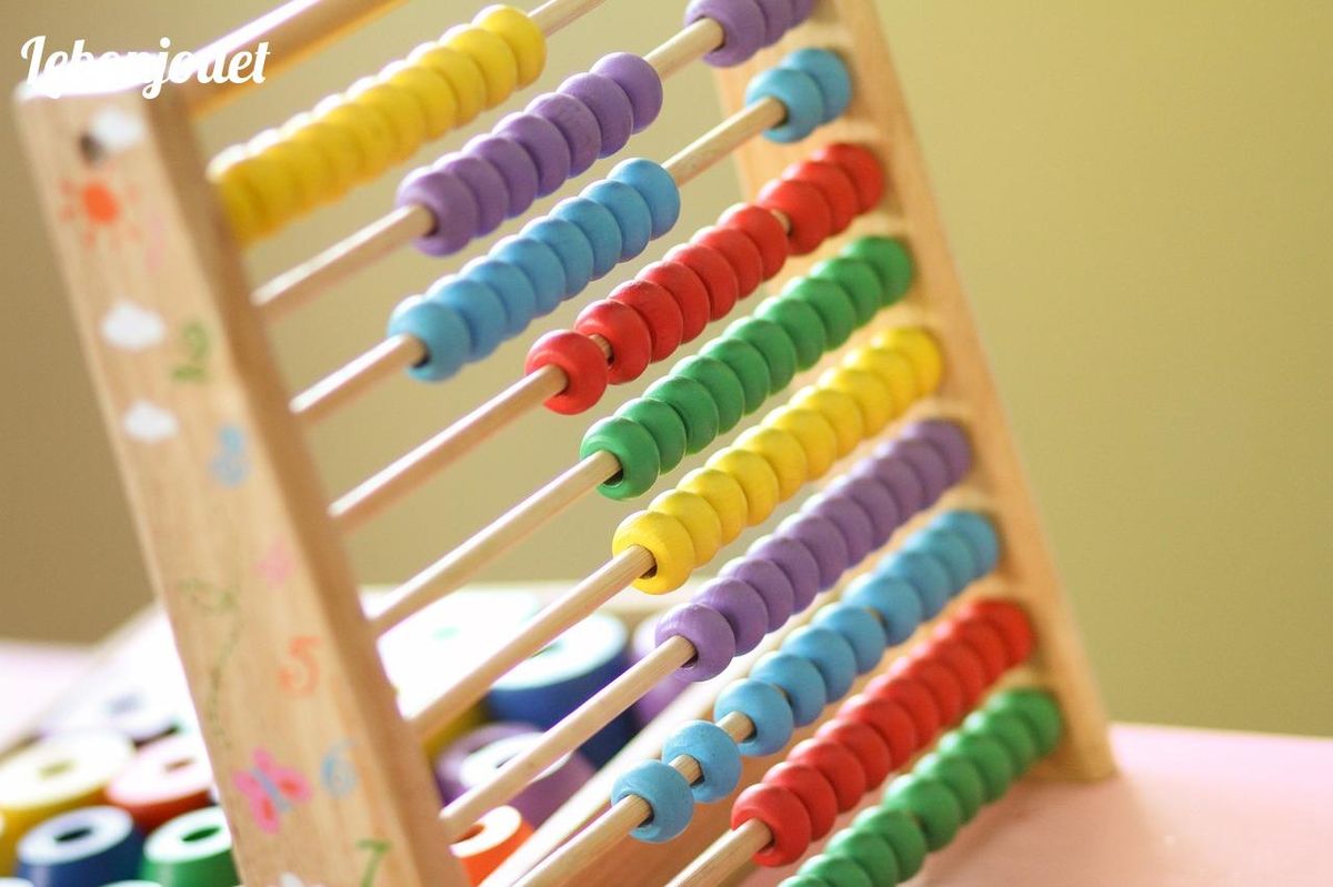 Abacus en bois : stimuler le calcul et l'esprit-logique des grands dès 5 ans.