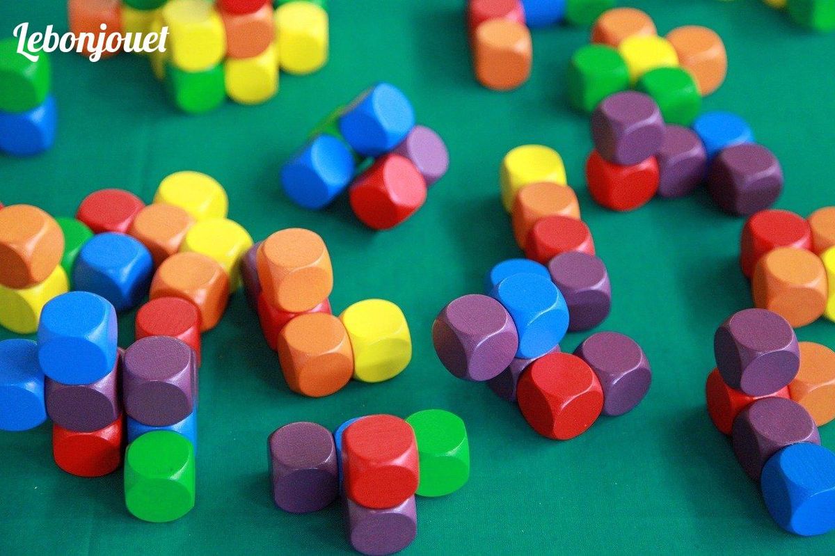 Blocs colorés parfaits pour éveiller la créativité des tout-petits à Noël.