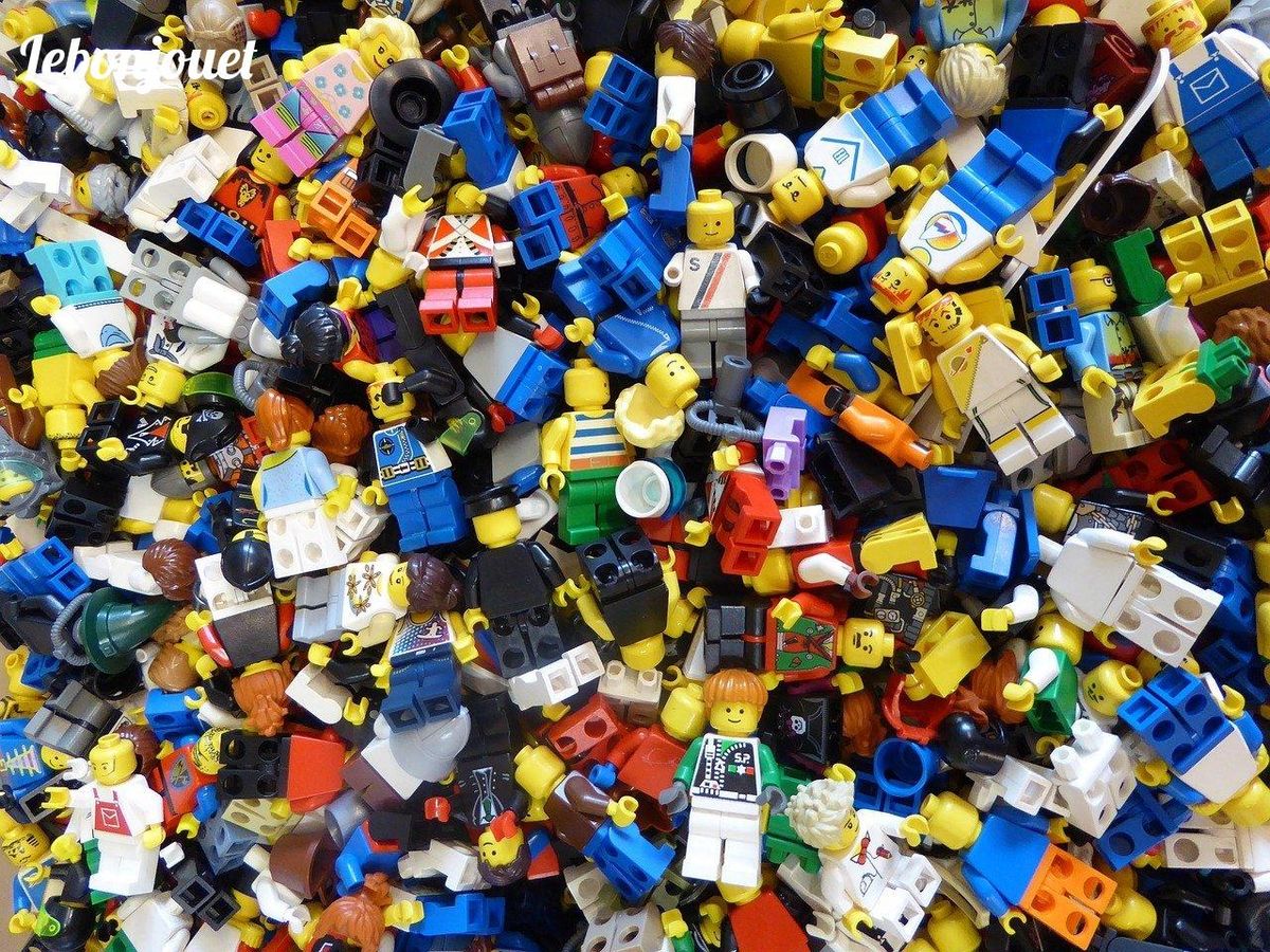 Des briques colorées et des figurines en plein essor pour Noël 2024! #JeuxDeConstruction
