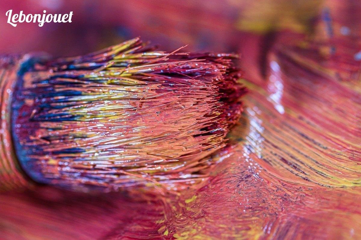 Des couleurs vives pour libérer la créativité des petits artistes dès 6 ans.