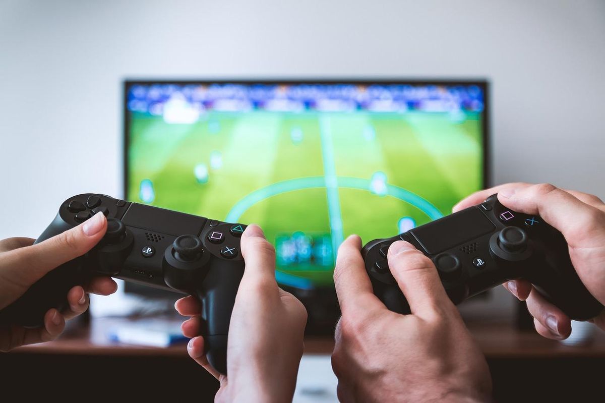 Deux manettes prêtes pour une immersion totale : offrez le jeu ultime à Noël !