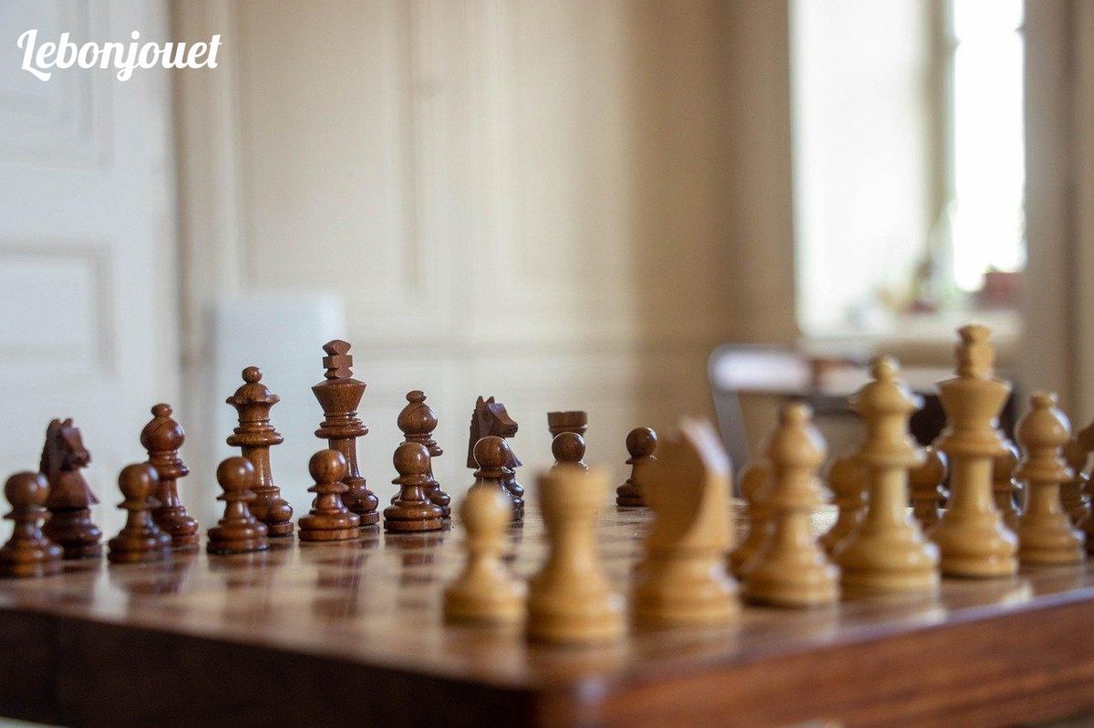 Échecs: déduire et échanger, un duo gagnant pour animer vos soirées.