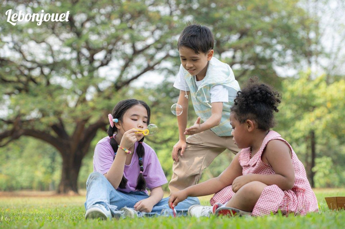 Ensemble, l'imagination prend son envol comme des bulles légères. 🫧🌿 #CréativitéCollaborative