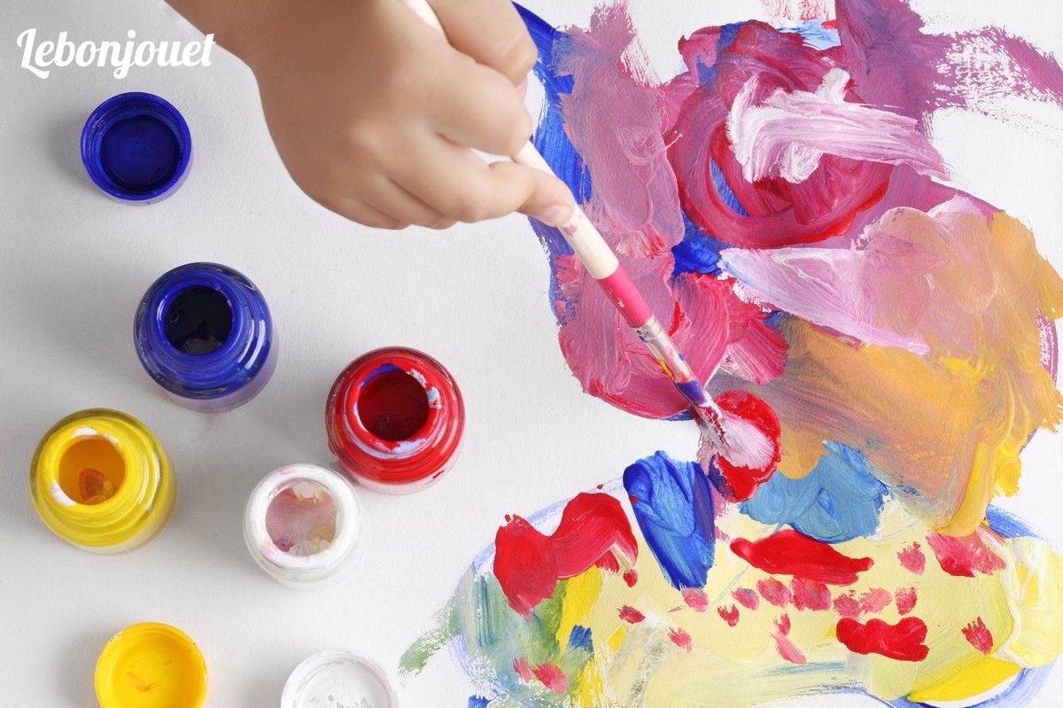 Explosion de créativité sur la toile : la peinture intuitive stimule l'enfant!