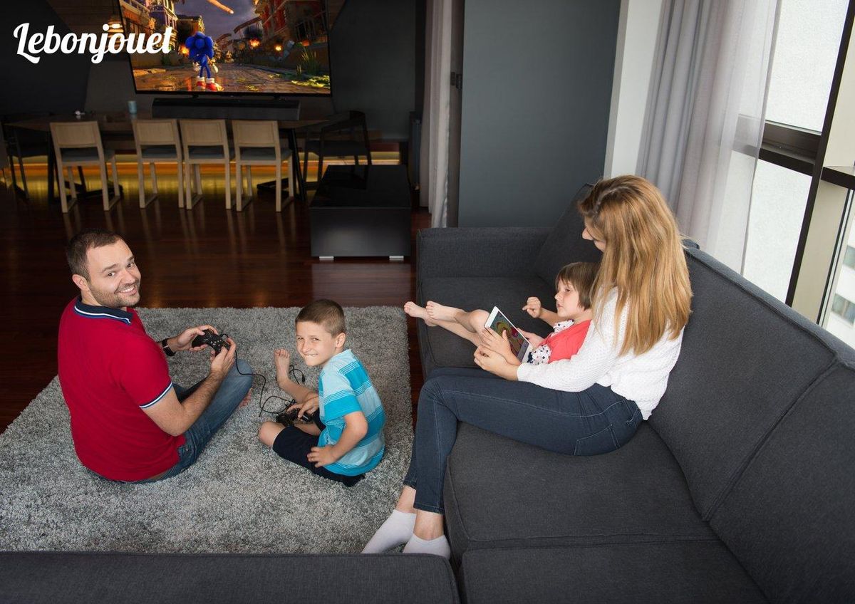Famille joue ensemble: génération jeux, passez à Pokémon pour une nouvelle aventure adaptée.