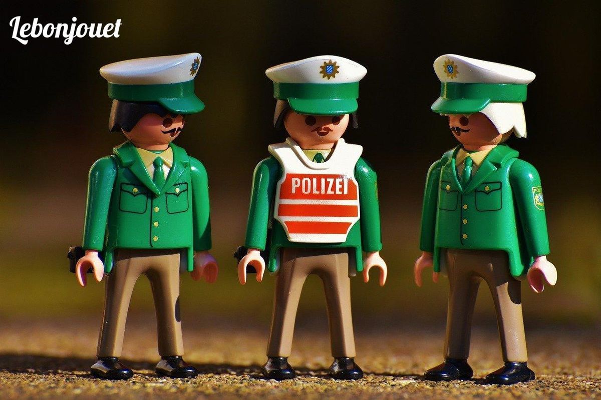 Figurines emblématiques : l'héritage Playmobil prend vie depuis 1974.