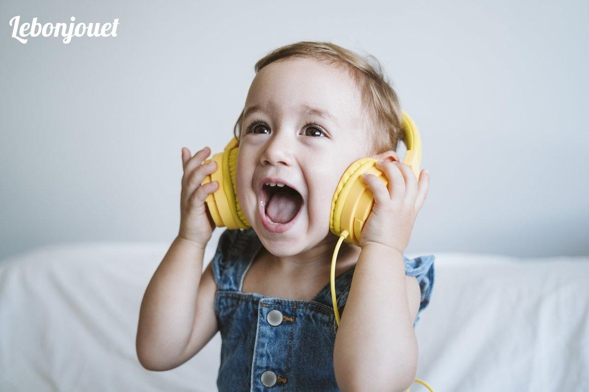 La musique réveille la joie quotidienne des tout-petits, à chaque écoute. 🎧✨