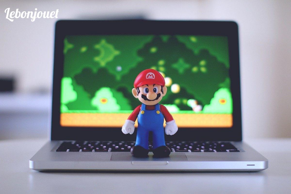 Mario sur le laptop : la magie de Super Mario Bros. Wonder pour toute la famille !