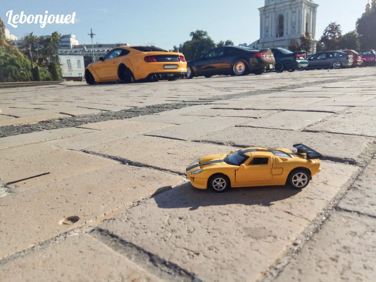 Modèle réduit : Réalisme saisissant qui fait vibrer tout collectionneur Cars passionné.