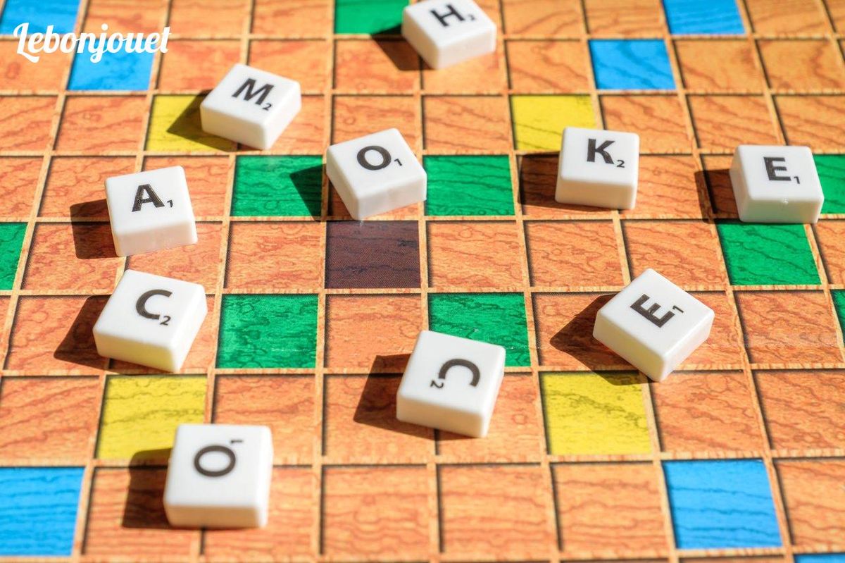Puzzle de lettres vif et coloré : stimulez le vocabulaire en jouant avec les mots.