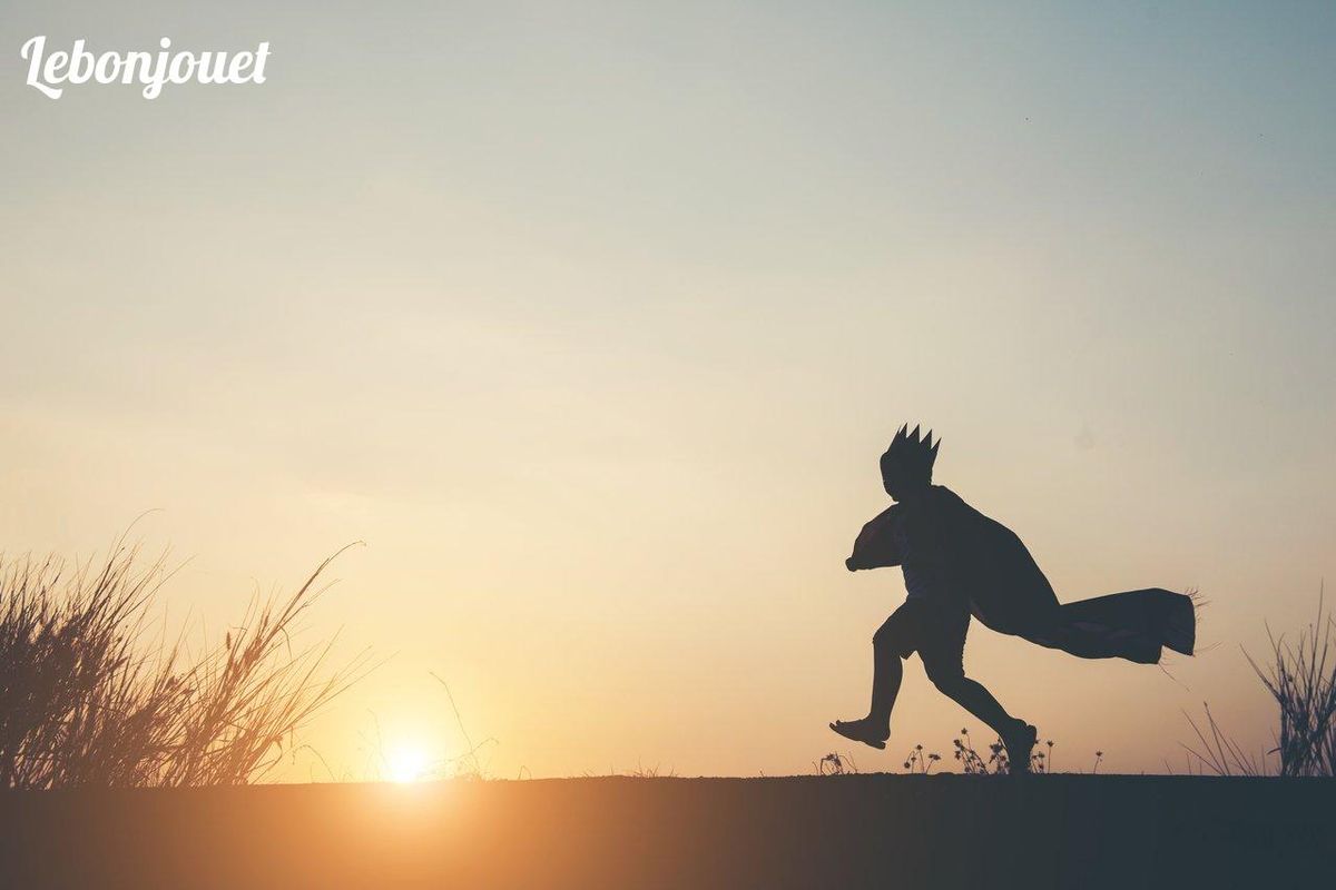 Un enfant héros au coucher du soleil : l'imaginaire au service du collectif.