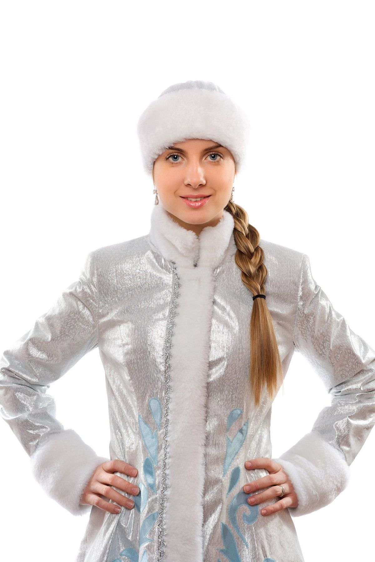Un manteau glacé inspiré d'Elsa, reflétant la modernité et l'éclat hivernal du film.