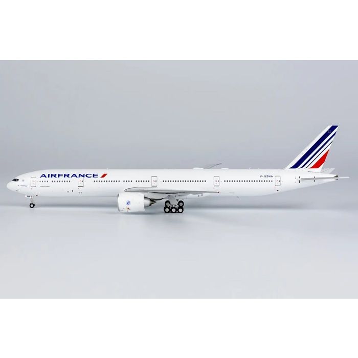 Maquette AIR FRANCE BOEING 777-300ER au 1/400 F-GZNA