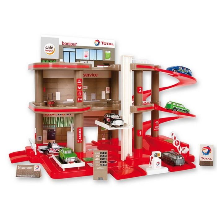 Garage Total et nombreux  accessoires