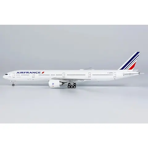 Maquette AIR FRANCE BOEING 777-300ER au 1/400 F-GZNA