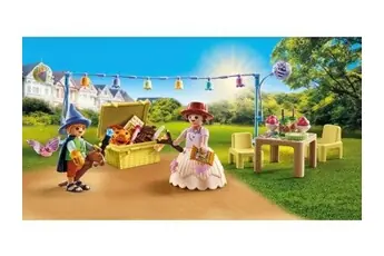71451 Enfants avec décorations de fête