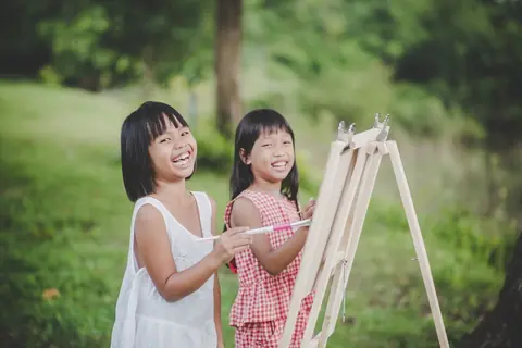 5 activités DIY stimulantes pour encourager l'apprentissage des enfants à la maison