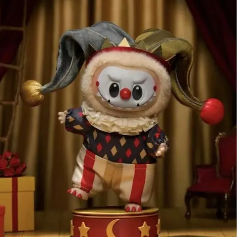 LABUBU -clown masqué de cirque-Les Monstres Big into Energy Series - Pendentif en Peluche Vinyle-18CM PELUCHE