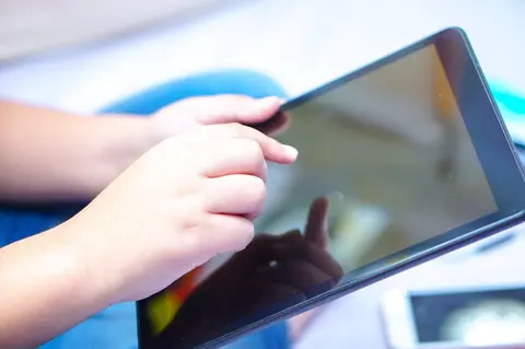 Tablettes éducatives sous 100 euros pour enfants de moins de 6 ans : guide d’achat et avis