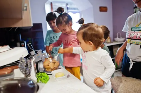 Activités de cuisine pour enfants : 12 idées ludiques et pédagogiques pour apprentis chefs