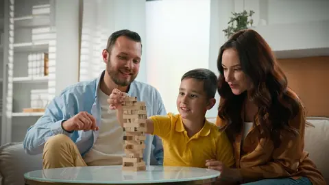 Budget jeux de société 2026 pour une fratrie de 3 enfants : choix évolutifs et adaptés