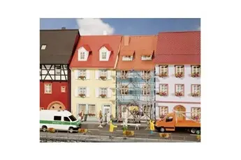 Maisons de petites villes avec atelier de peinture 130494