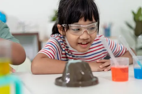 5 expériences scientifiques faciles et sans danger pour les 6 à 8 ans