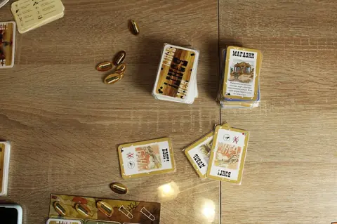 Jeux de plateau versus jeux de cartes : lequel choisir ?