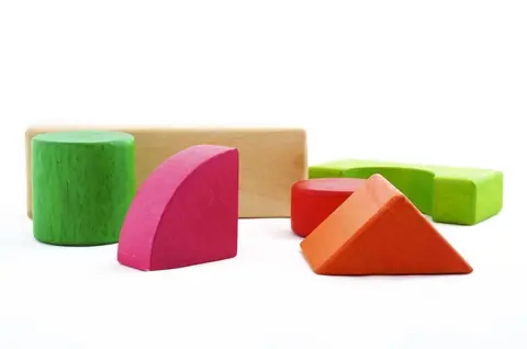 Jouets en bois FSC vs plastique : comparaison chiffrée prix, durée de vie et entretien