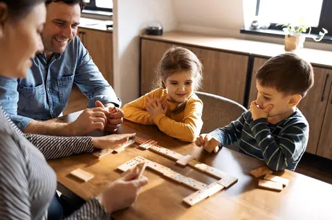 Le rôle des jeux de société dans le développement émotionnel des enfants