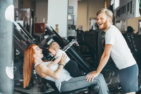 Louer une salle de sport pour une matinée en famille : prix, activités et témoignages