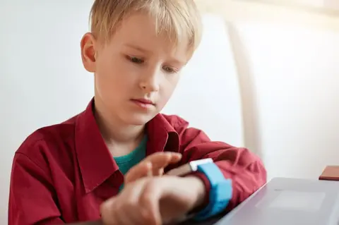 Montre connectée enfant sans téléphone : nos conseils pour un choix sécurisé et adapté