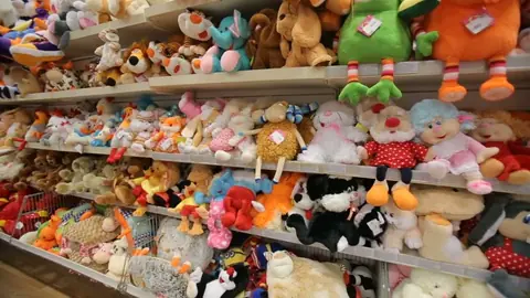 Noël : choisir ses cadeaux en magasin ou sur Internet ?