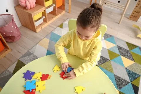 Choisir un puzzle selon l’âge : les bons repères et les pièges à éviter