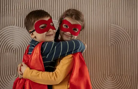 Pourquoi les Avengers fascinent-ils autant les enfants ? Décryptage du phénomène