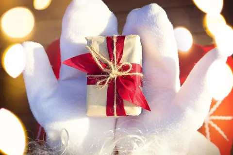 Sélection Cadeaux Disney Noël 2025 : Black Friday, promos et déco sapin