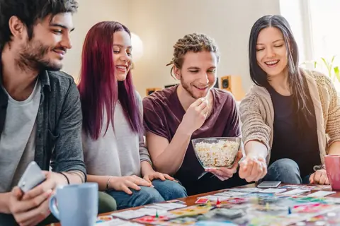 Soirée entre amis : les meilleurs jeux de société pour geeks