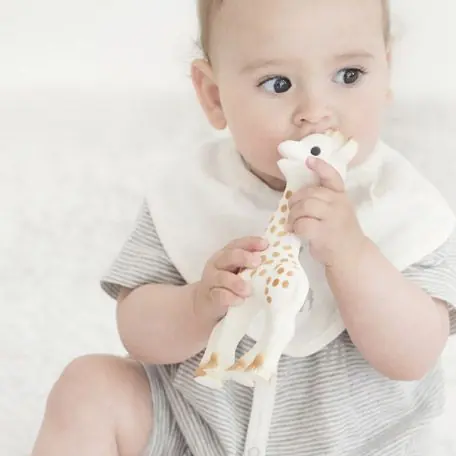 Sophie la girafe ou un jouet vieux comme le monde