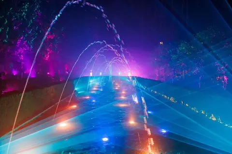 Disneyland Paris : Nouveautés et transformations des parcs en été 2026
