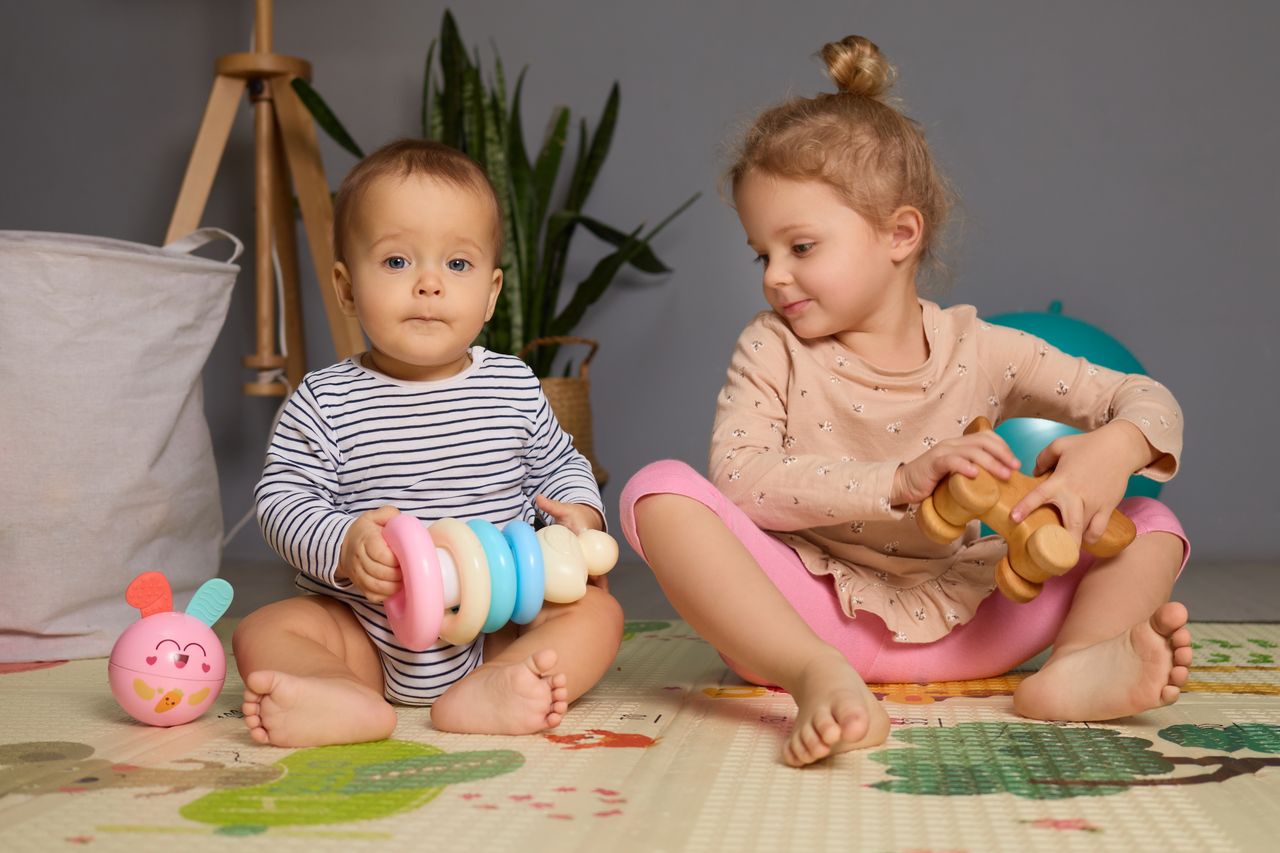 Enfants jouant ensemble